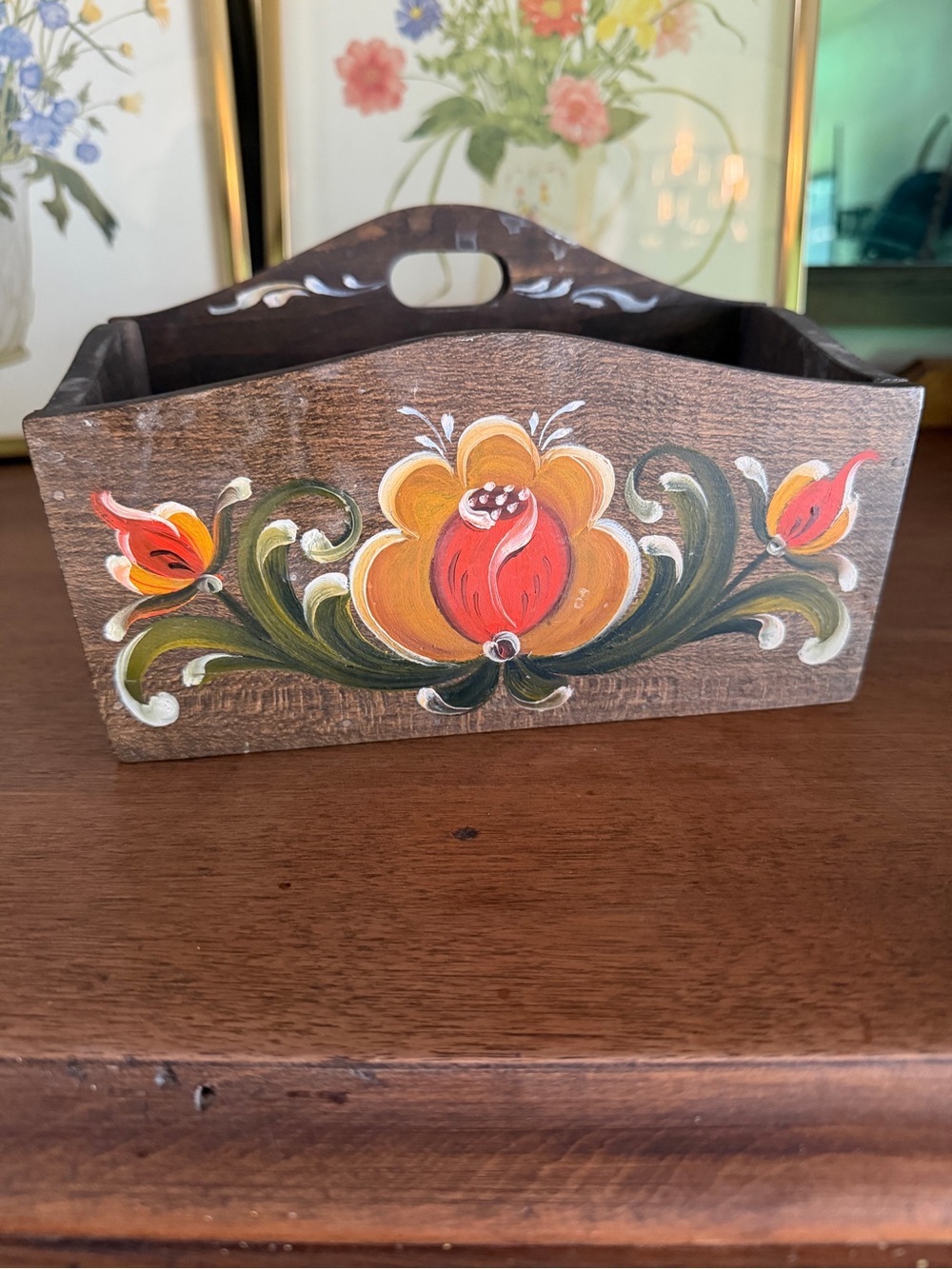 The sweetest hand-painted vintage folk art wood pieces 🌿🤎 - Picture 2 of 9